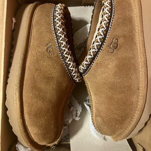UGG Tasman
